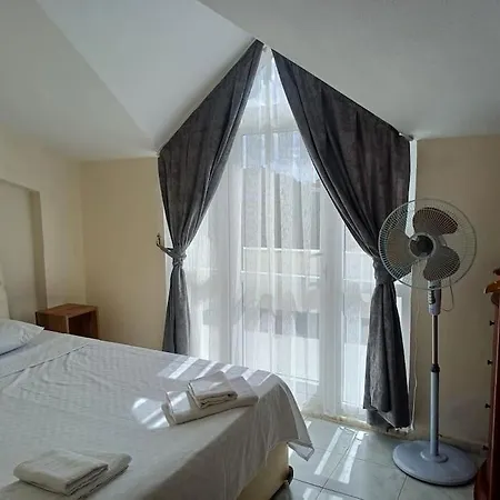 Apartment Merkezde Denize Yakin Esyali Marmaris